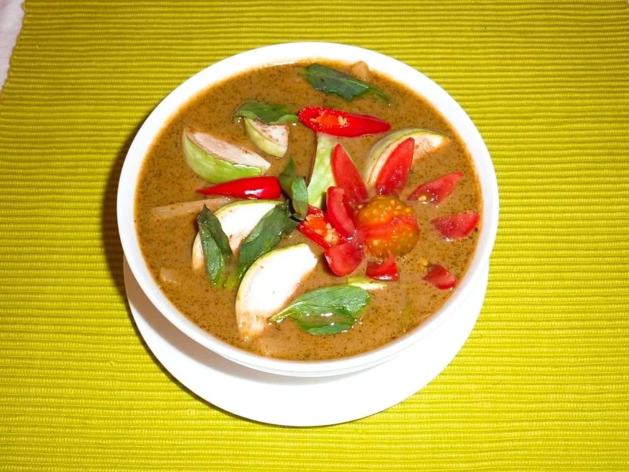 Curry vert&nbsp;: crevettes ou poulet ou bœuf ou tofu.
